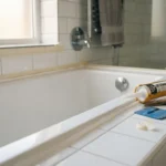Rifare il silicone in bagno: rimozione, pulizia e posa senza sbavature